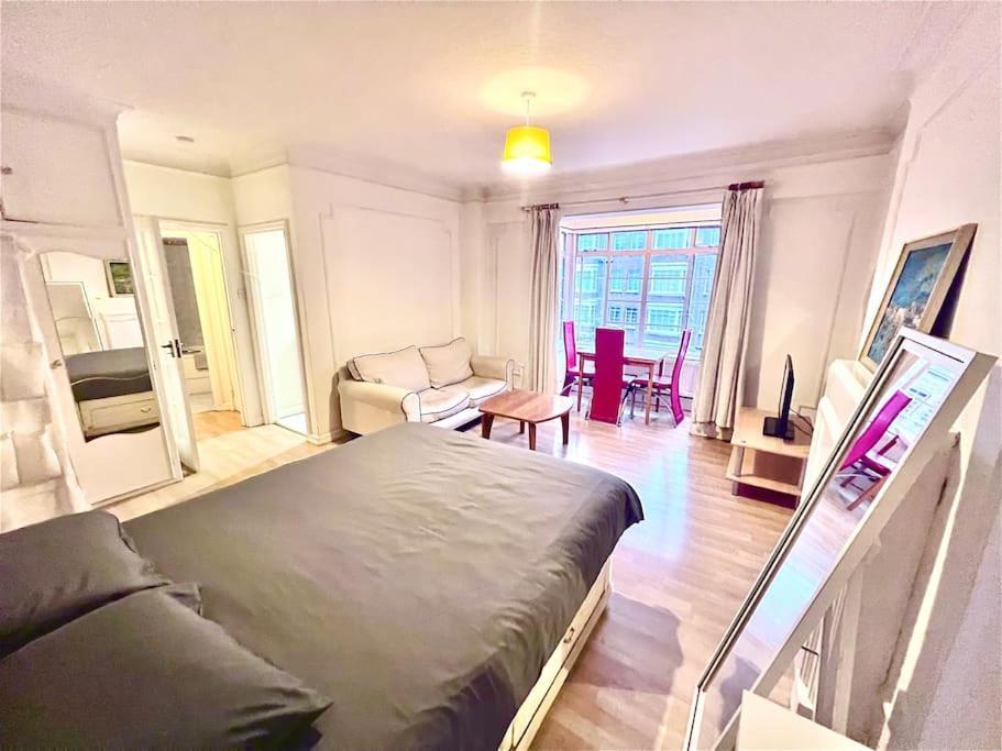 King-Sized Studio, 6Th Floor + Lift, Regent'S Park Londra Esterno foto