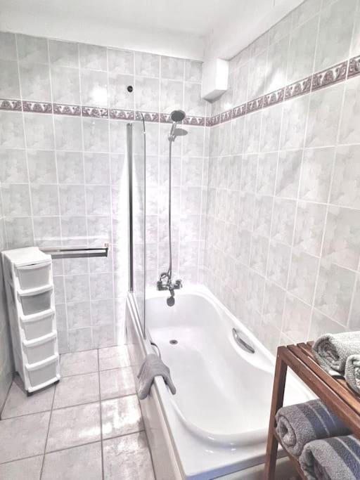 King-Sized Studio, 6Th Floor + Lift, Regent'S Park Londra Esterno foto