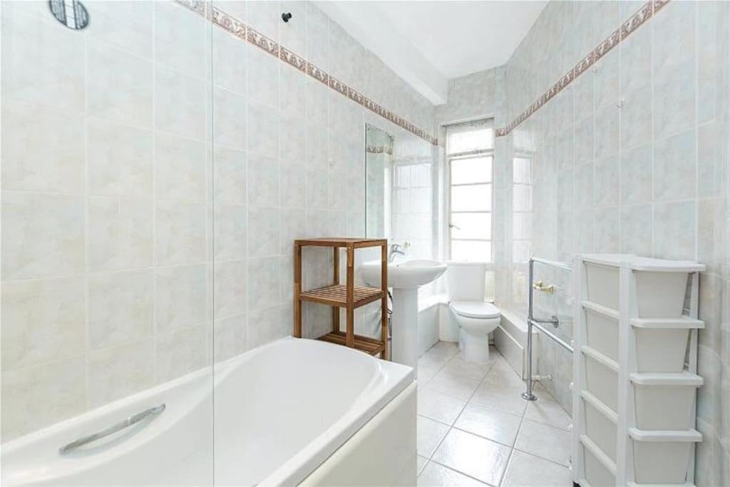 King-Sized Studio, 6Th Floor + Lift, Regent'S Park Londra Esterno foto